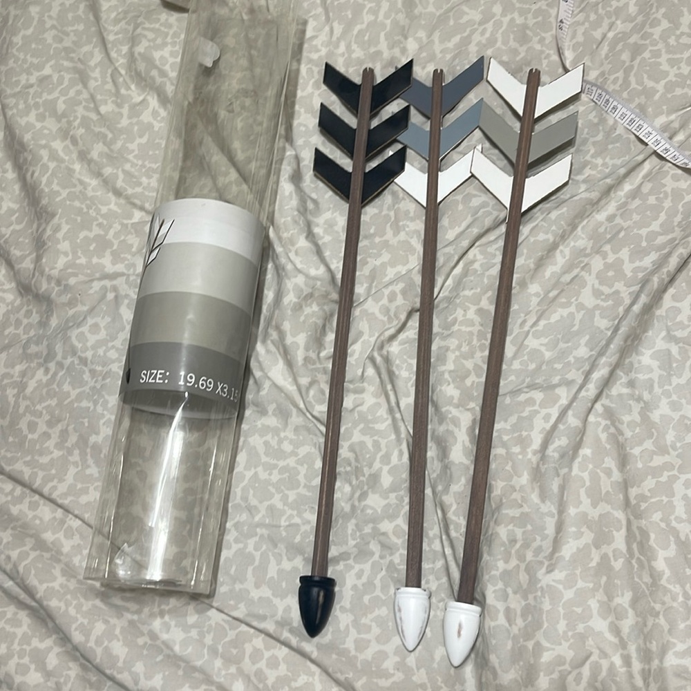 3 ARROWS WALL DECOR